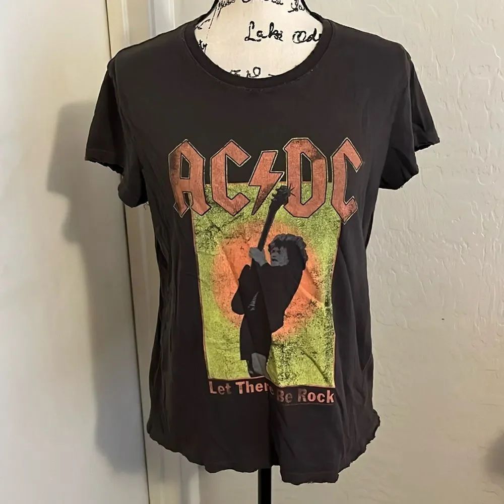 Junk Food AC DC Faded Gray Distressed Europeon Tour 1977 Graphic T-Shirt Music
